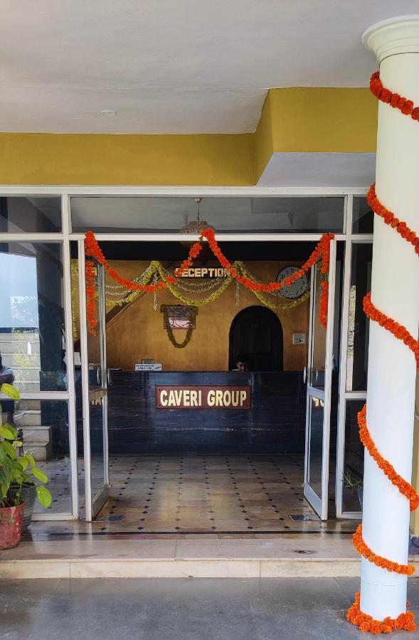 Hotel Caveri Comfort Inn Madikeri Ngoại thất bức ảnh