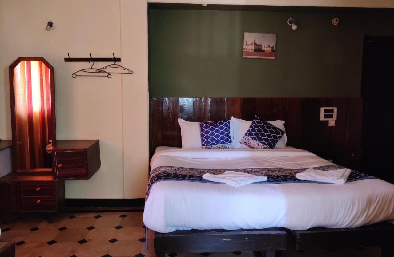 Hotel Caveri Comfort Inn Madikeri Ngoại thất bức ảnh