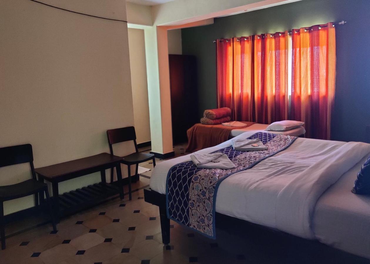 Hotel Caveri Comfort Inn Madikeri Ngoại thất bức ảnh