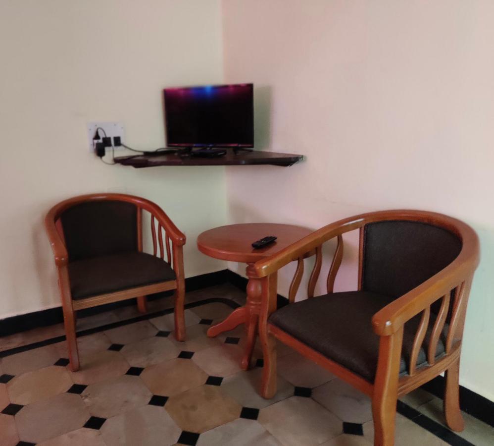 Hotel Caveri Comfort Inn Madikeri Ngoại thất bức ảnh