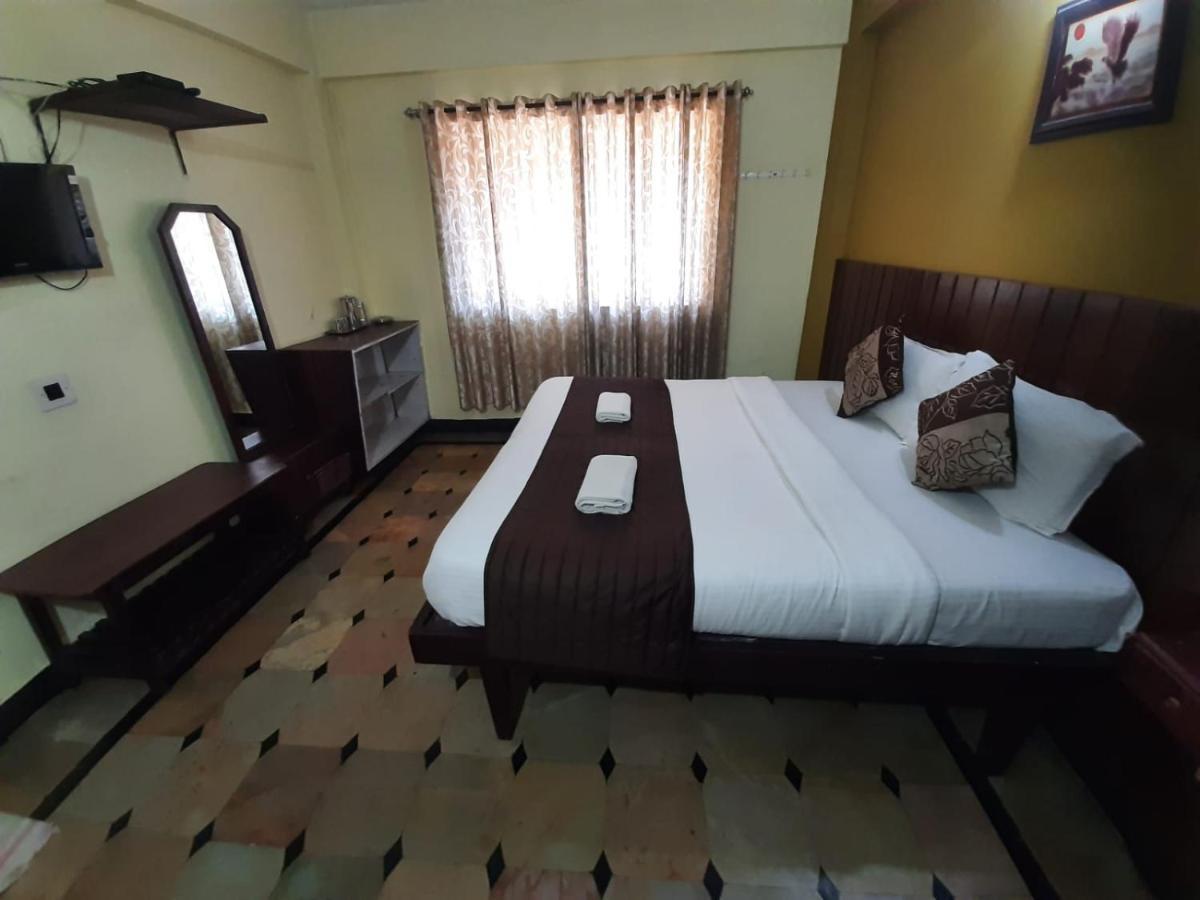 Hotel Caveri Comfort Inn Madikeri Ngoại thất bức ảnh