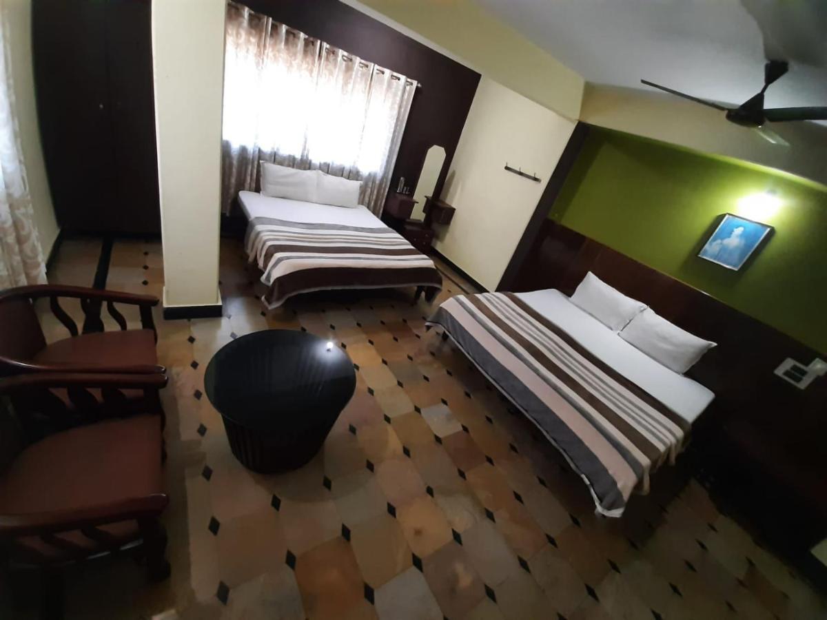 Hotel Caveri Comfort Inn Madikeri Ngoại thất bức ảnh