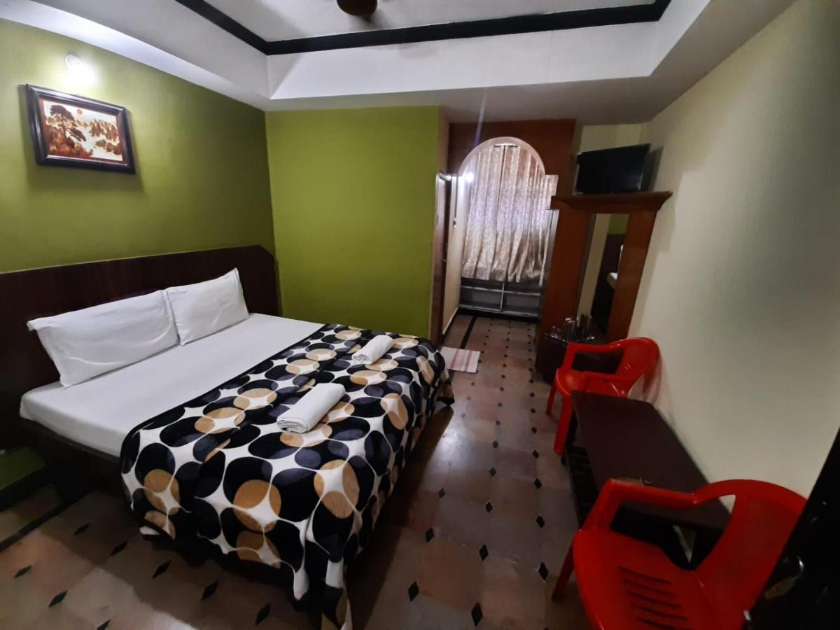 Hotel Caveri Comfort Inn Madikeri Ngoại thất bức ảnh